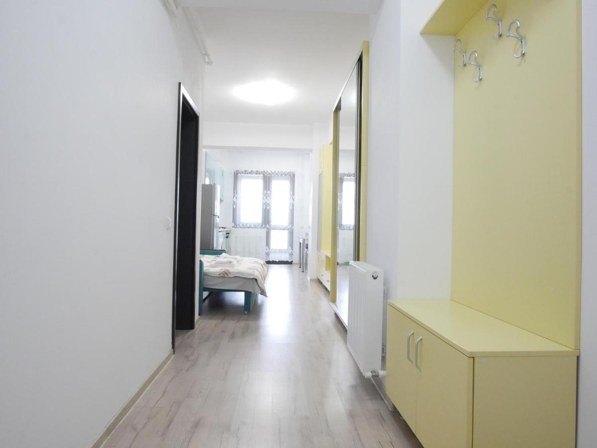 Re Dowtown Apartments - Palas Mall Studio Jászvásár Kültér fotó